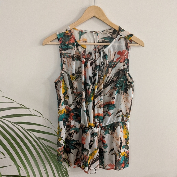 Graphic Sheer Peplum Top - Picture 2 of 4